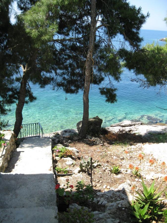 Seaside Secluded Apartments Cove Torac, Hvar - 575 Gdinj Bagian luar foto