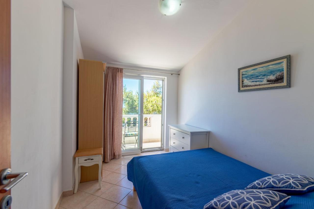 Seaside Secluded Apartments Cove Torac, Hvar - 575 Gdinj Bagian luar foto