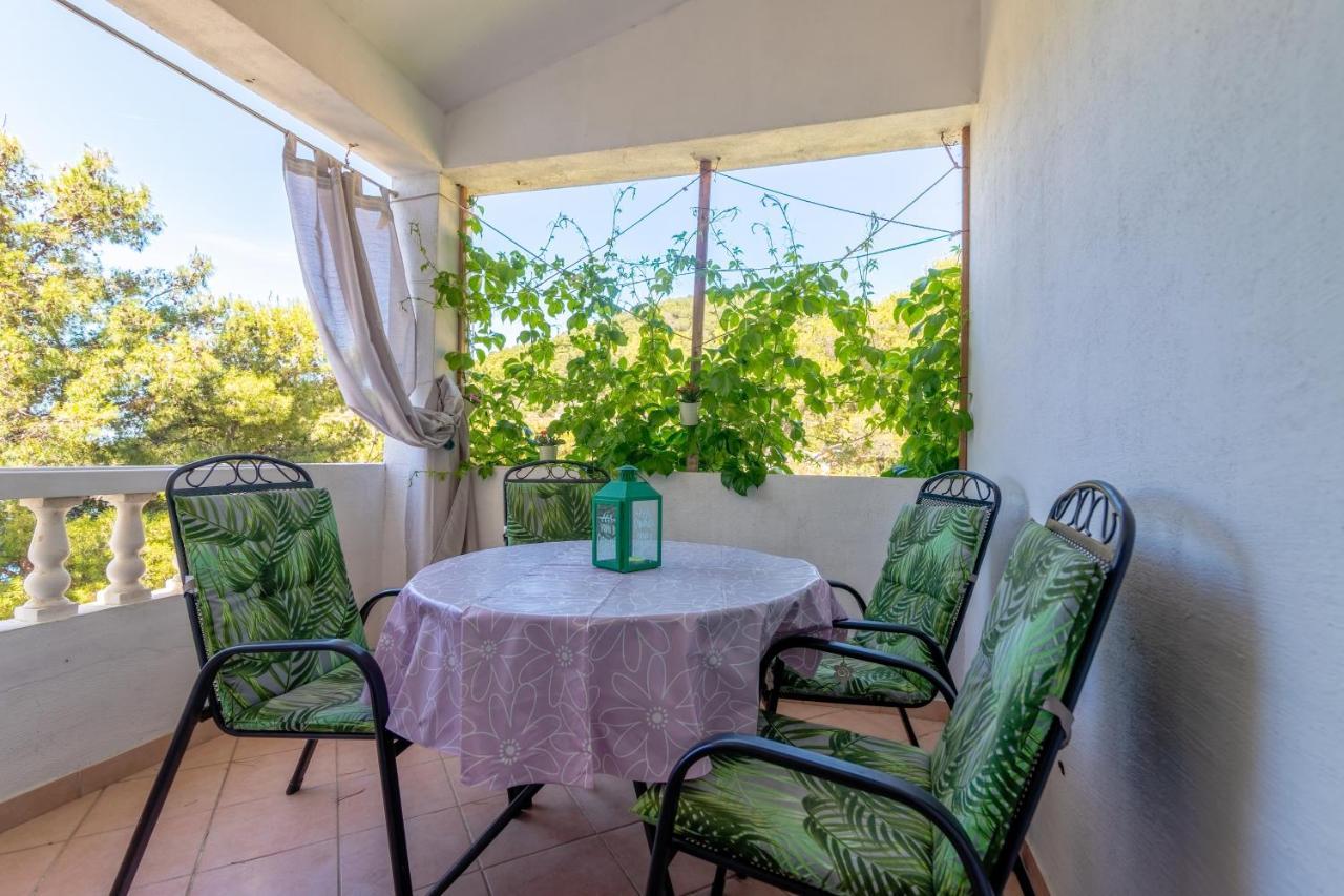 Seaside Secluded Apartments Cove Torac, Hvar - 575 Gdinj Bagian luar foto