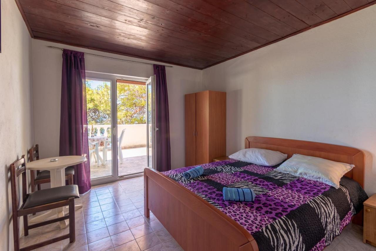 Seaside Secluded Apartments Cove Torac, Hvar - 575 Gdinj Bagian luar foto