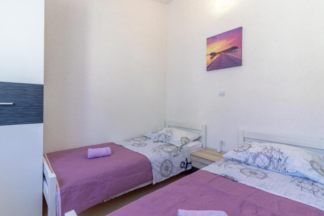 Seaside Secluded Apartments Cove Torac, Hvar - 575 Gdinj Bagian luar foto