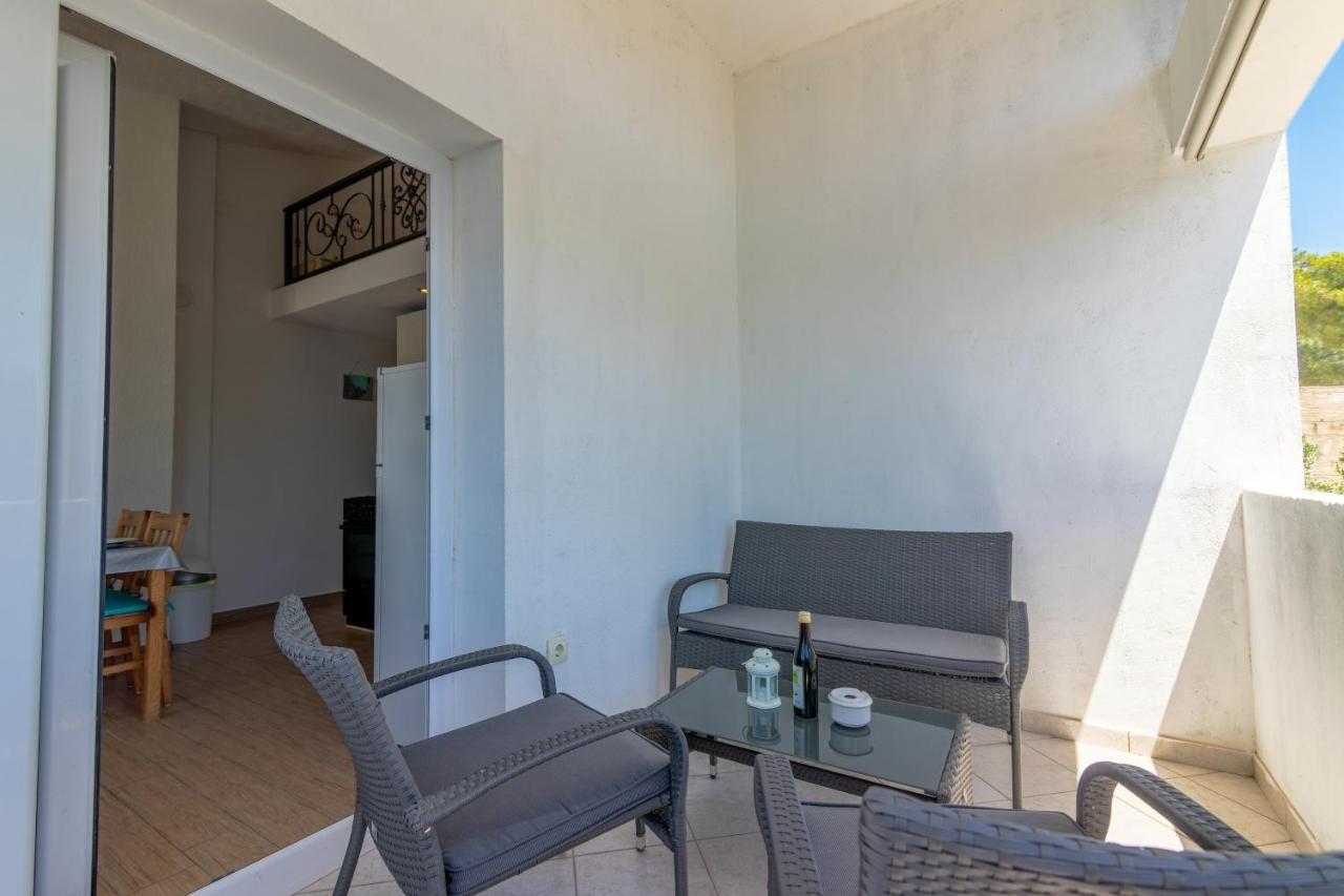 Seaside Secluded Apartments Cove Torac, Hvar - 575 Gdinj Bagian luar foto
