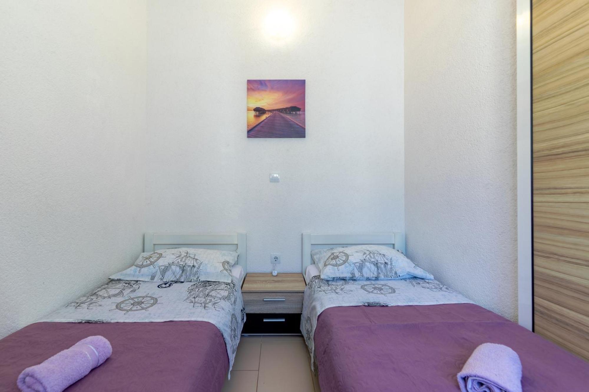 Seaside Secluded Apartments Cove Torac, Hvar - 575 Gdinj Ruang foto